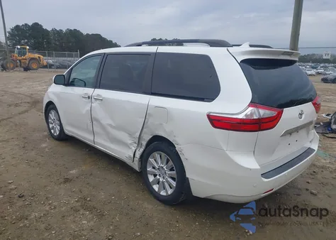 2015 Toyota Sienna Limited 7 Passenger z USA, uszkodzony, nr VIN 5TDDK3DC8FS116201